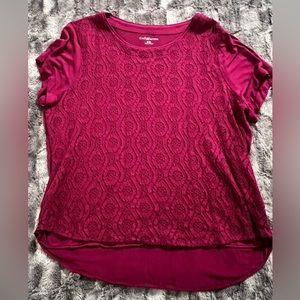 Fuchsia crocheted designed top! Good condition.